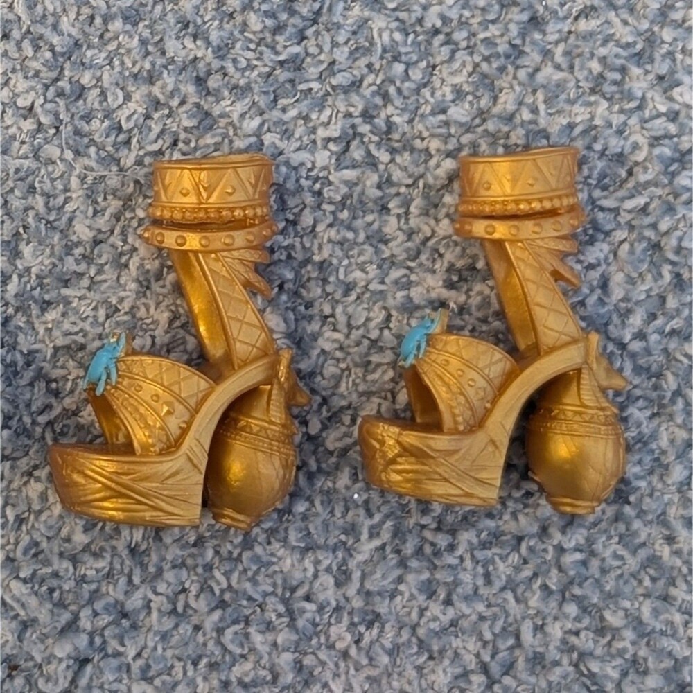 Monster High Doll G3 Cleo de Nile Core Refresh Gold Anubis Egyptian Shoes